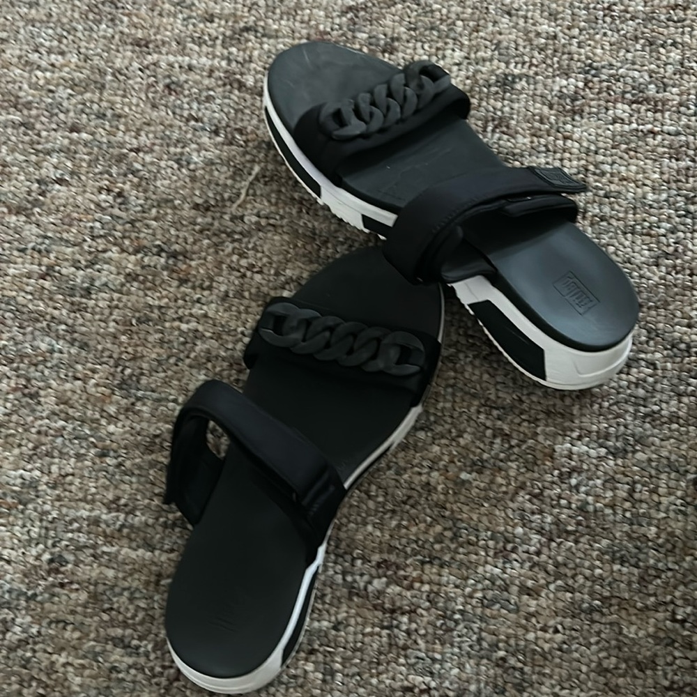 Women’s Fit Flop slip on sandals